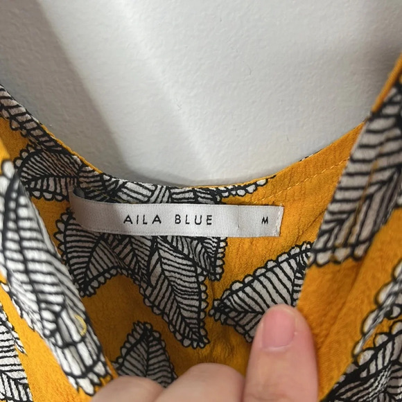 Aila Blue Kiss Kiss Bella Vita Limone Yellow Floral Jumpsuit - Picture 4 of 7